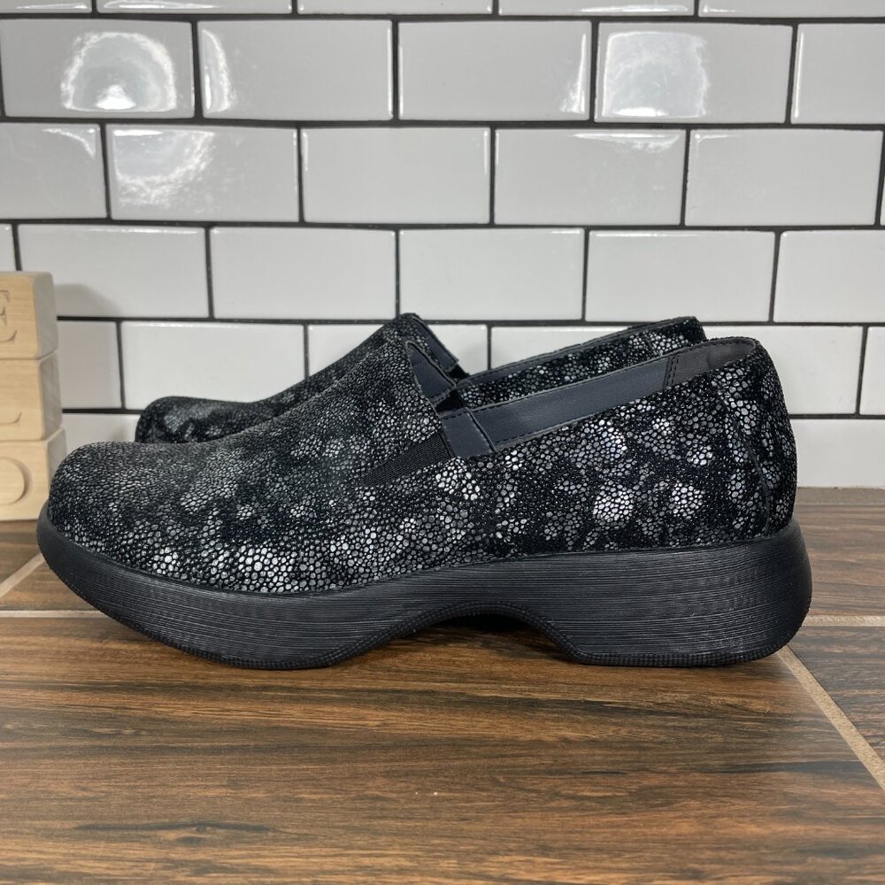 Dansko Winona Shoes Womens Size EU 40 Black Floral Leather Slip On Clogs